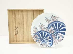 今泉今右衛門造　色鍋島桜に車輪模様額皿（共箱）